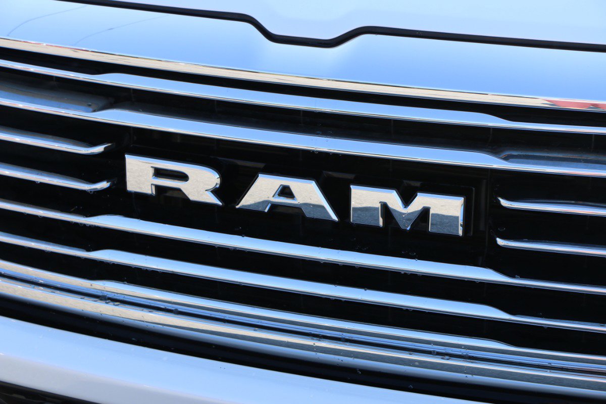 Used 2019 RAM 1500 Limited w/ Body Color Bumper Group RWD image 12