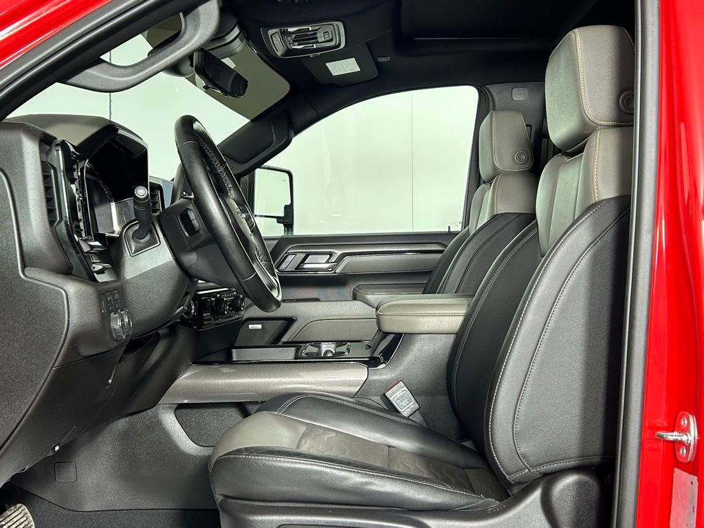 Used 2024 Chevrolet Silverado 2500 ZR2 w/ Technology Package AWD/4WD image 31