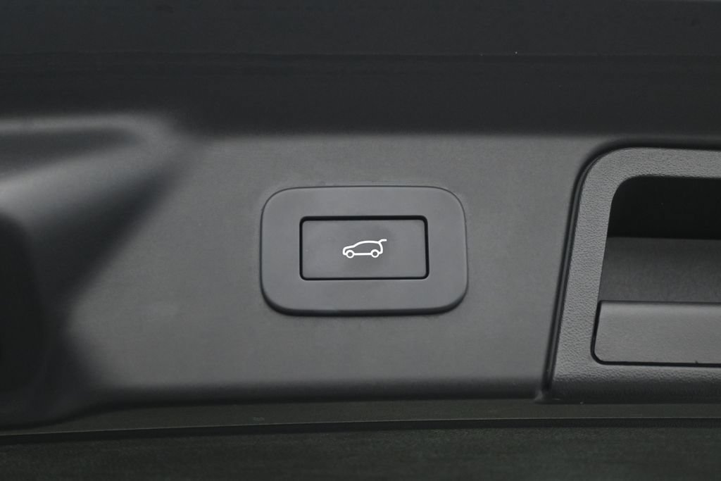 Used 2023 Land Rover Range Rover Velar S AWD/4WD image 38