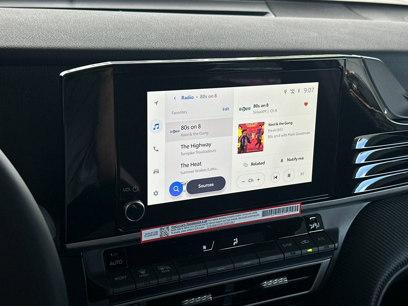 New 2026 Toyota Camry Hybrid FWD image 15