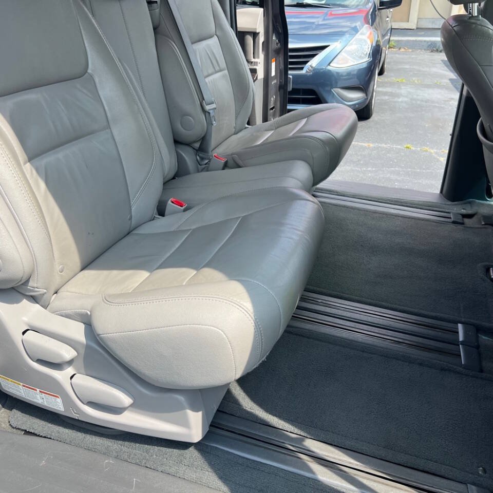 Used 2015 Toyota Sienna XLE FWD image 10