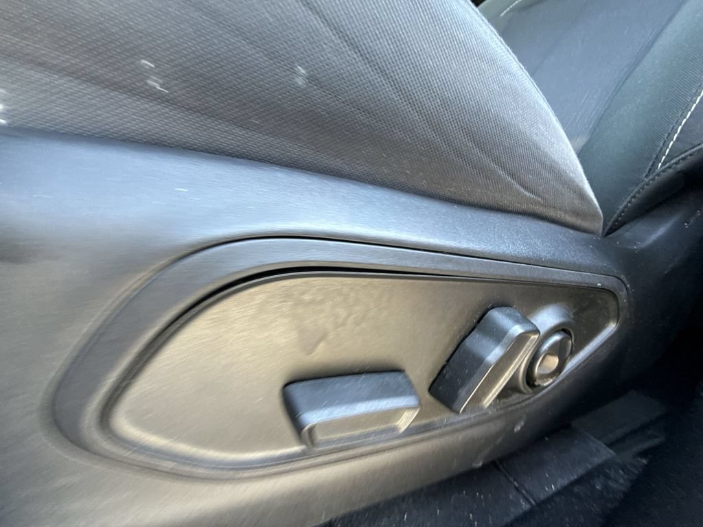 Used 2025 Jeep Grand Cherokee Laredo AWD/4WD image 18