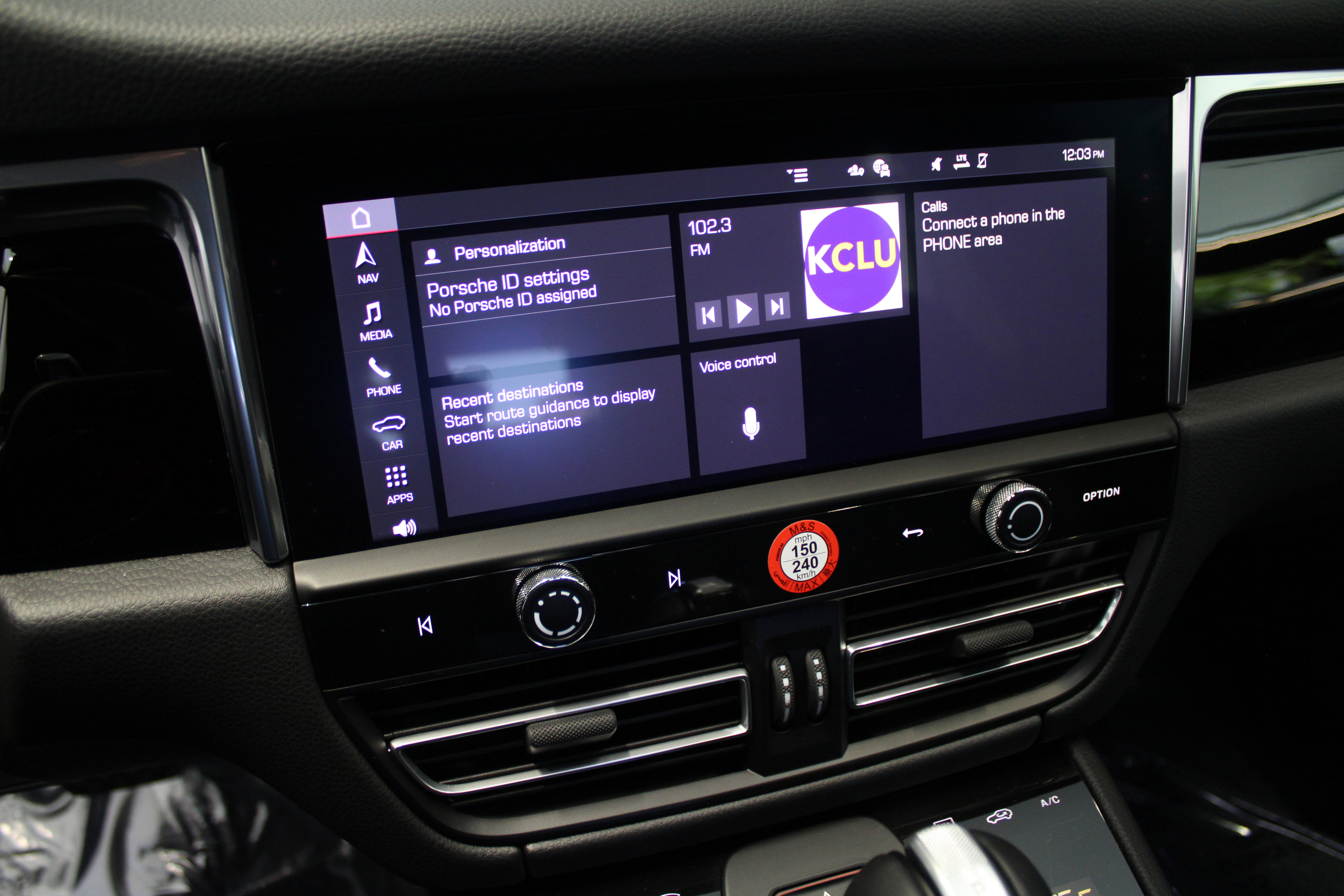 Certified 2025 Porsche Macan image 20