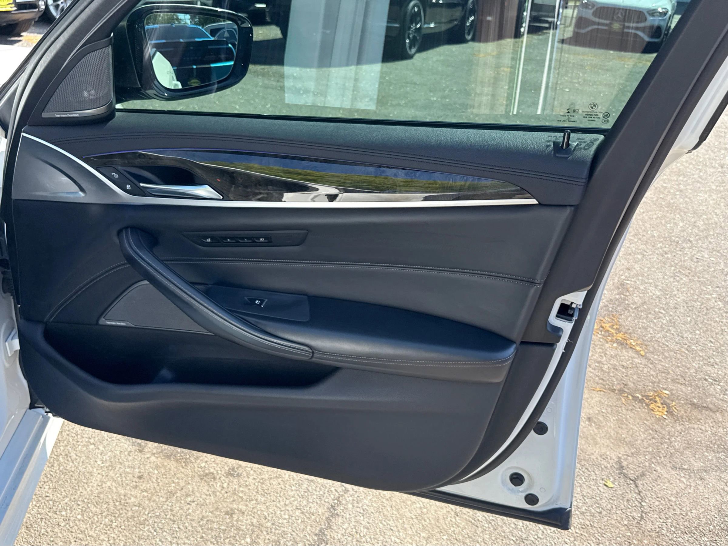 Used 2020 BMW M550i xDrive w/ Executive Package AWD/4WD image 20