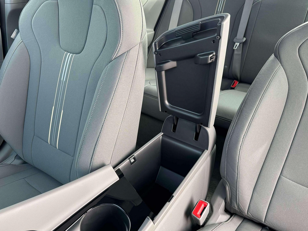 New 2026 Hyundai Elantra Hybrid FWD image 18