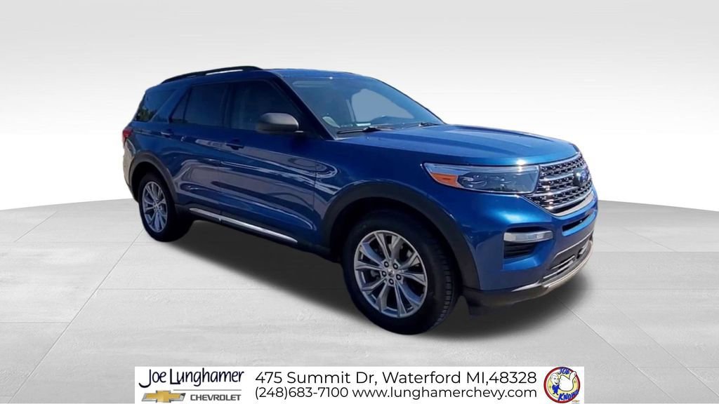 Used 2020 Ford Explorer XLT w/ Equipment Group 202A AWD/4WD image 2
