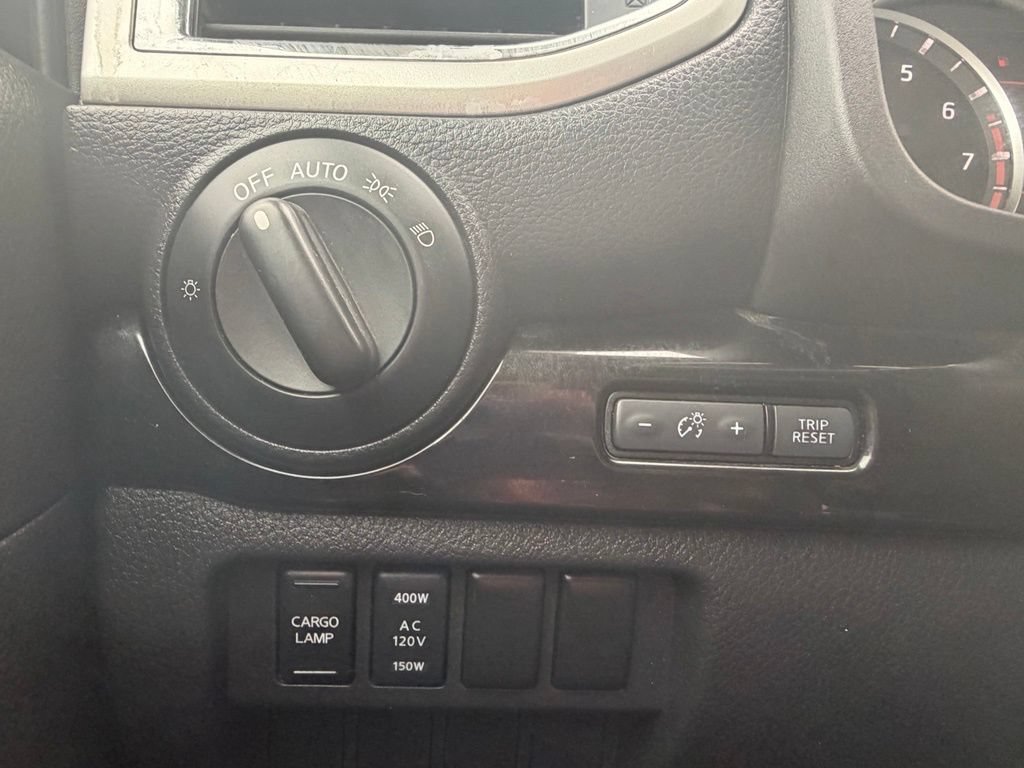 Used 2021 Nissan Titan SV w/ SV Convenience Package RWD image 52