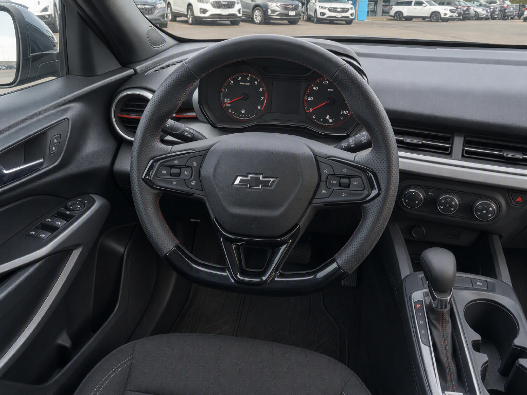 Used 2024 Chevrolet Trax RS FWD image 17