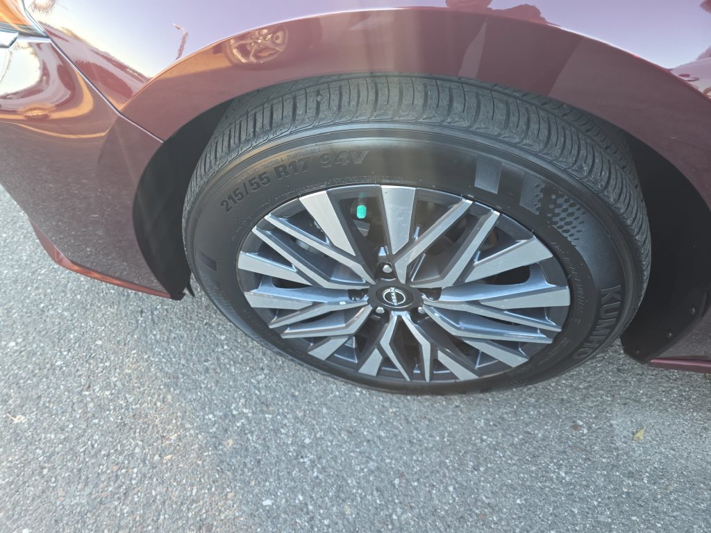Used 2025 Nissan Altima 2.5 SV FWD image 23