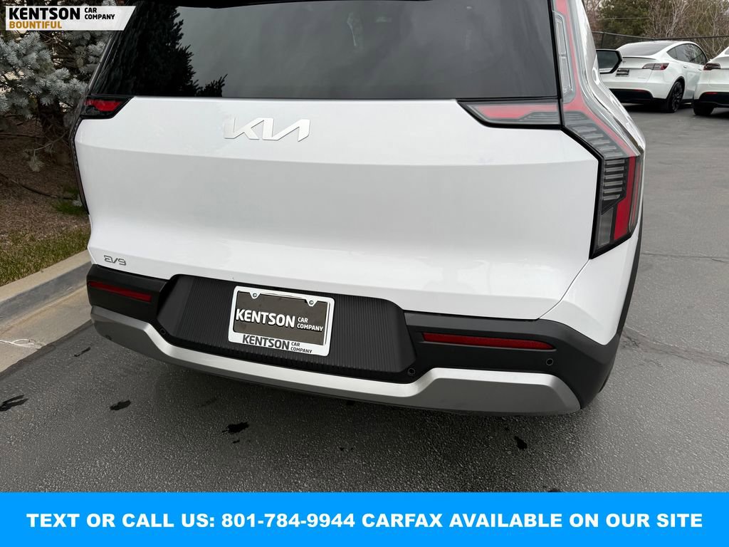 Used 2025 Kia EV9 Wind image 40