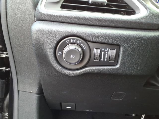 New 2026 Chrysler Pacifica Select image 16