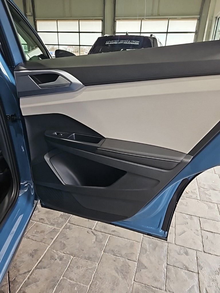 New 2026 Volkswagen Taos SE image 15