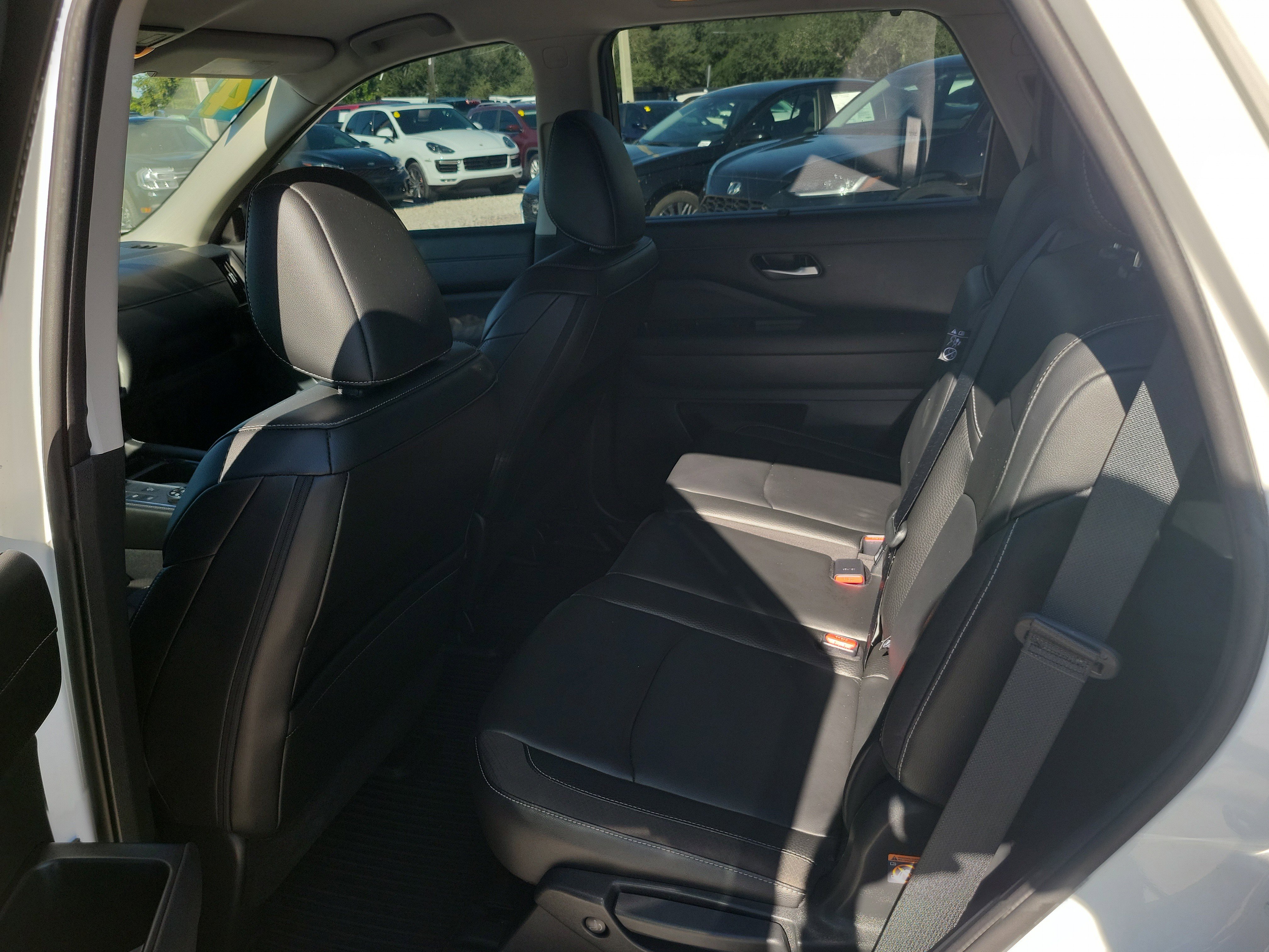 Used 2024 Nissan Pathfinder SL image 17