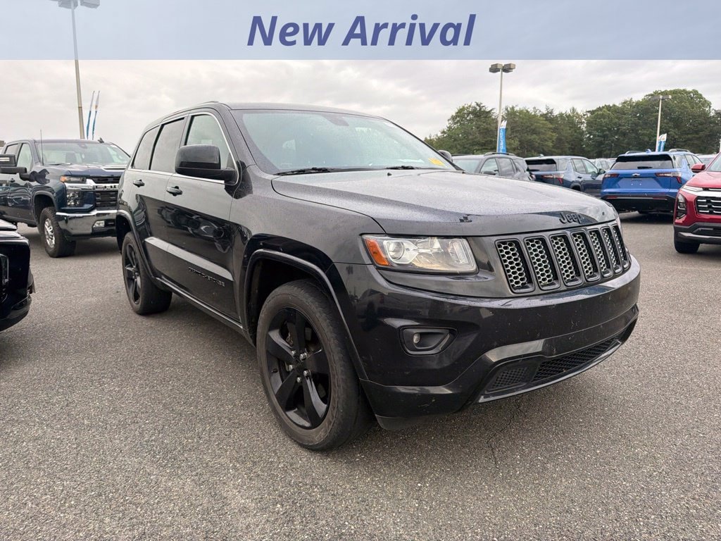 Used 2014 Jeep Grand Cherokee Altitude AWD/4WD image 2