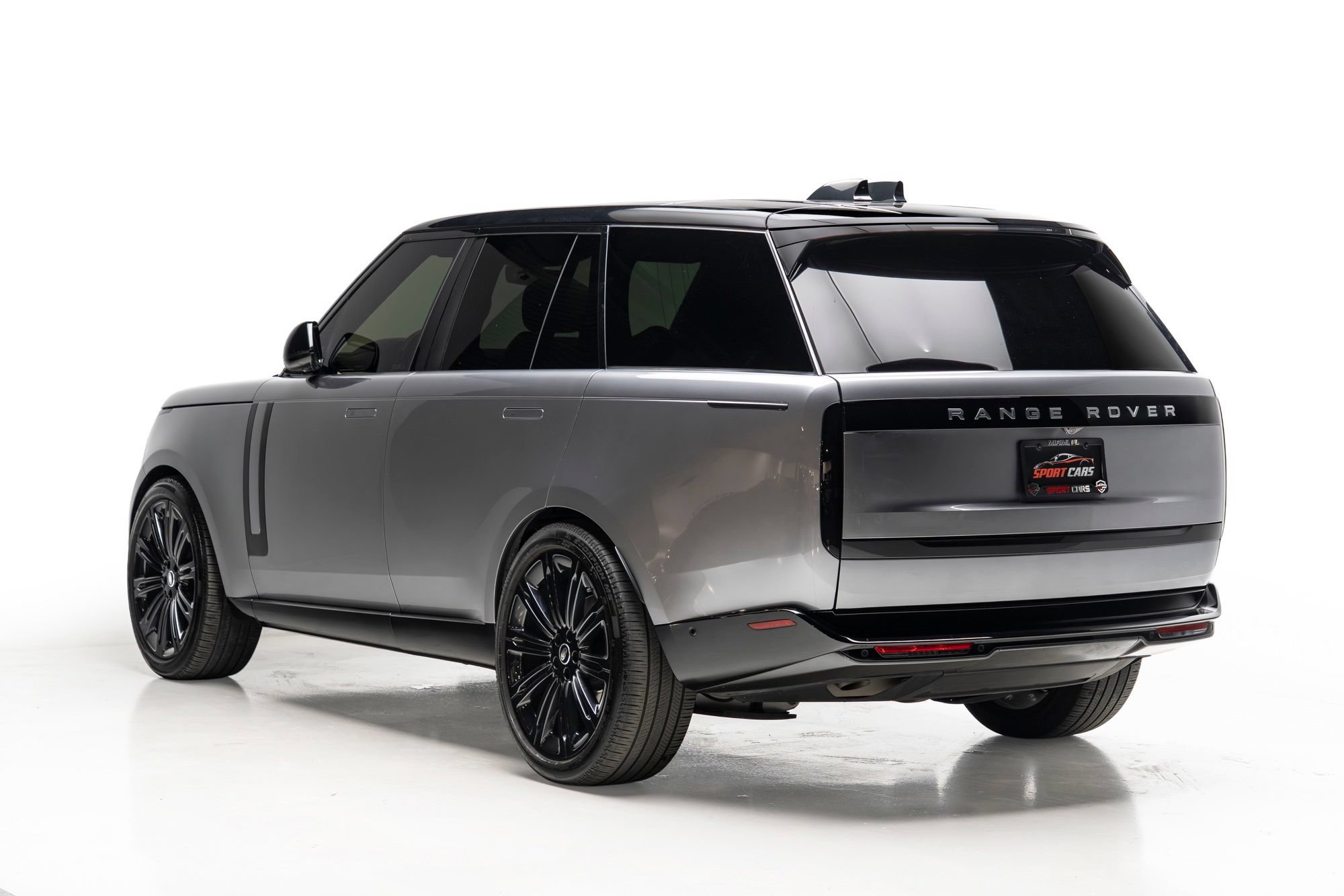 Used 2025 Land Rover Range Rover SE AWD/4WD image 10