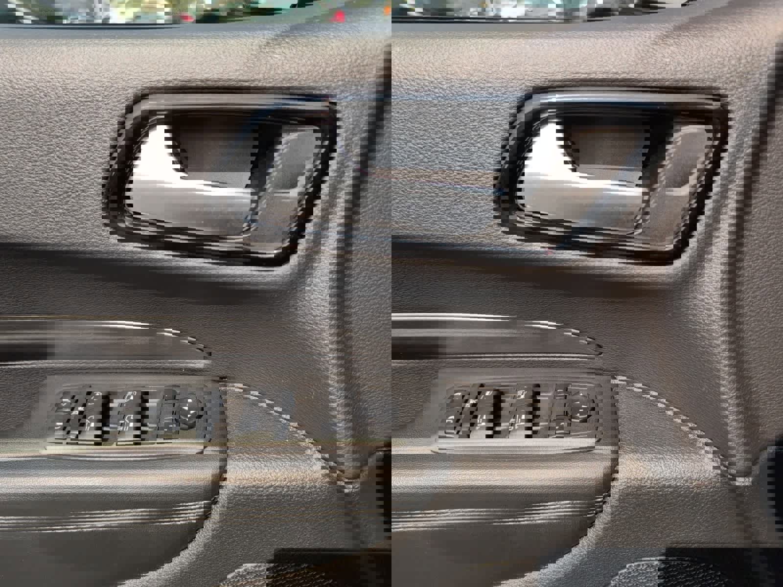 Used 2022 Dodge Durango SXT w/ Blacktop Package image 15