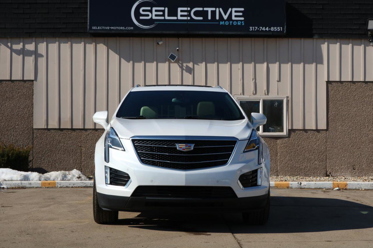 Used 2017 Cadillac XT5 Luxury w/ Driver Awareness Package FWD image 2
