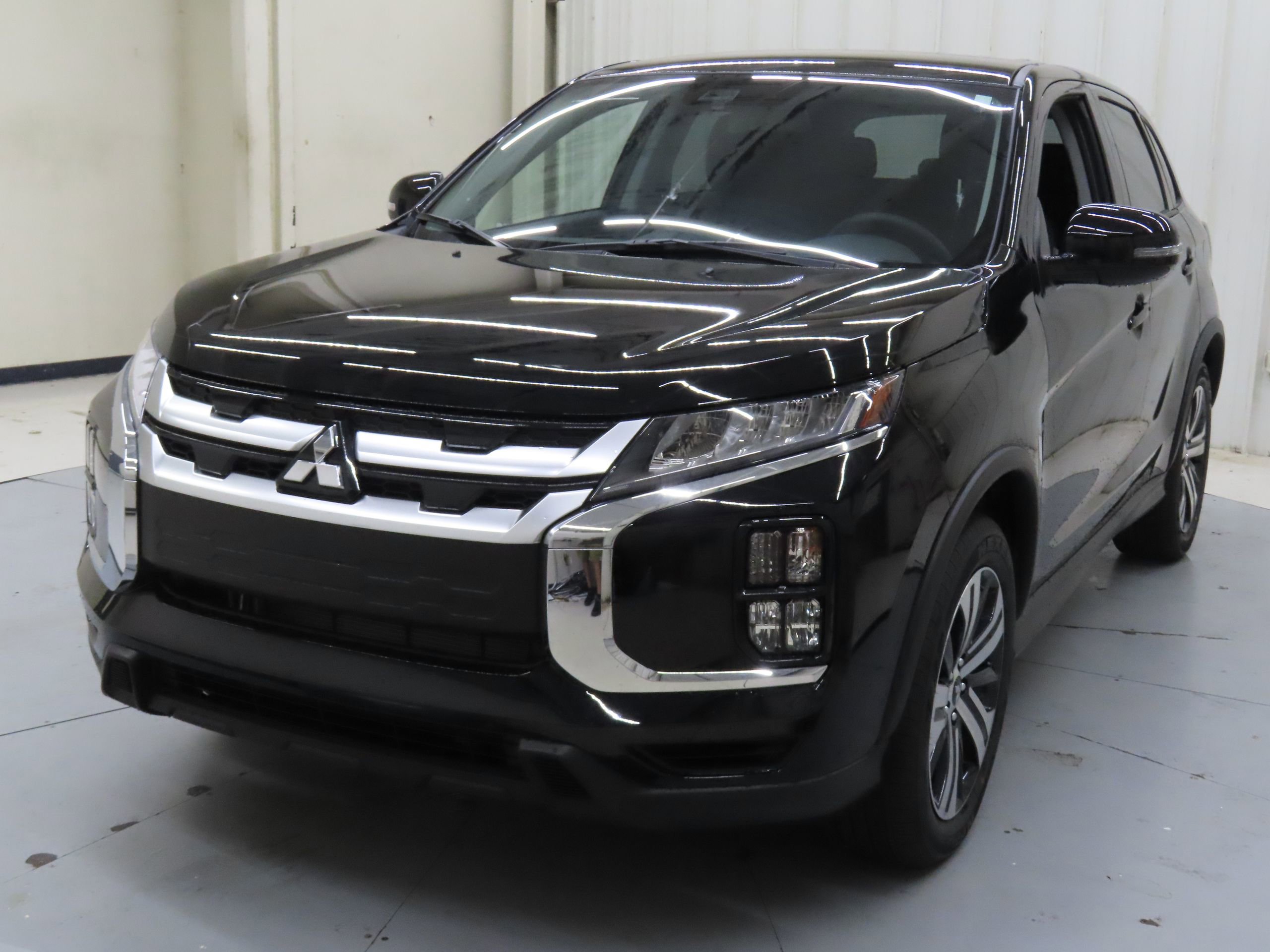 New 2025 Mitsubishi Outlander Sport SE image 7