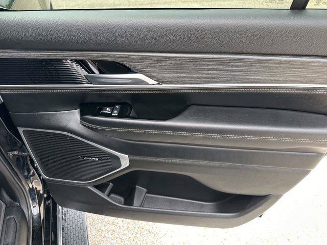 Certified 2024 Jeep Wagoneer Series II w/ Flexible Seating Group RWD image 49