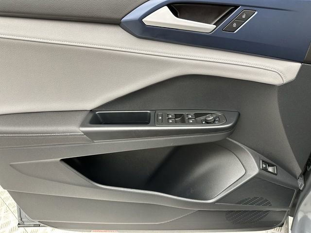 Certified 2024 Volkswagen Taos SE image 13