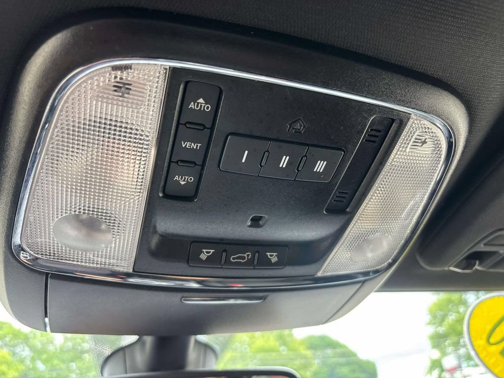 Certified 2020 Jeep Grand Cherokee Laredo AWD/4WD image 33