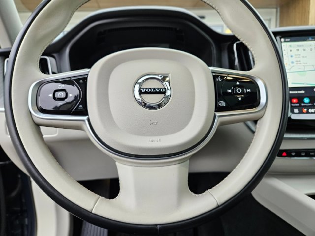 Used 2024 Volvo XC60 B5 Plus w/ Protection Package Premier AWD/4WD image 22