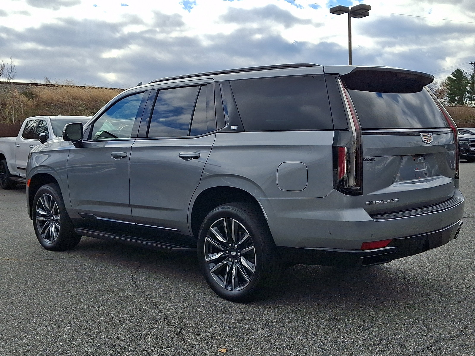 Used 2023 Cadillac Escalade Sport Platinum image 4