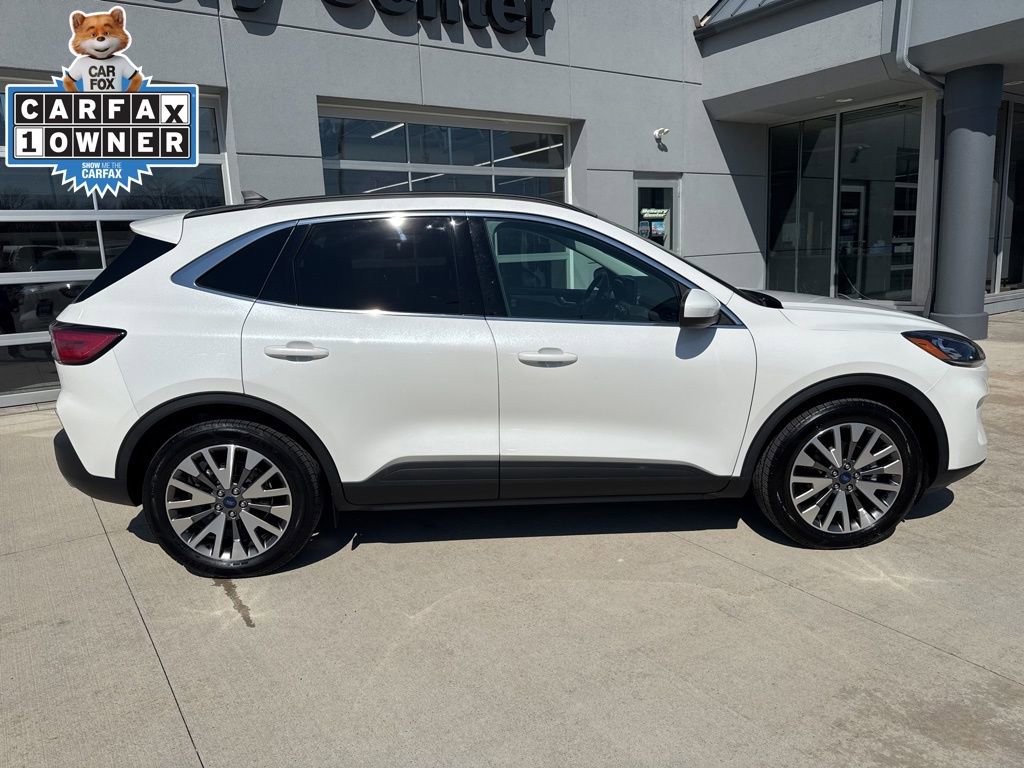 Used 2022 Ford Escape Titanium image 4