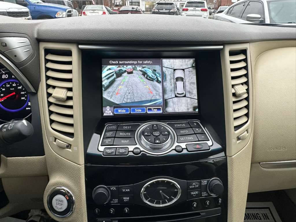 Used 2011 INFINITI FX35 2WD w/ Premium Pkg image 18