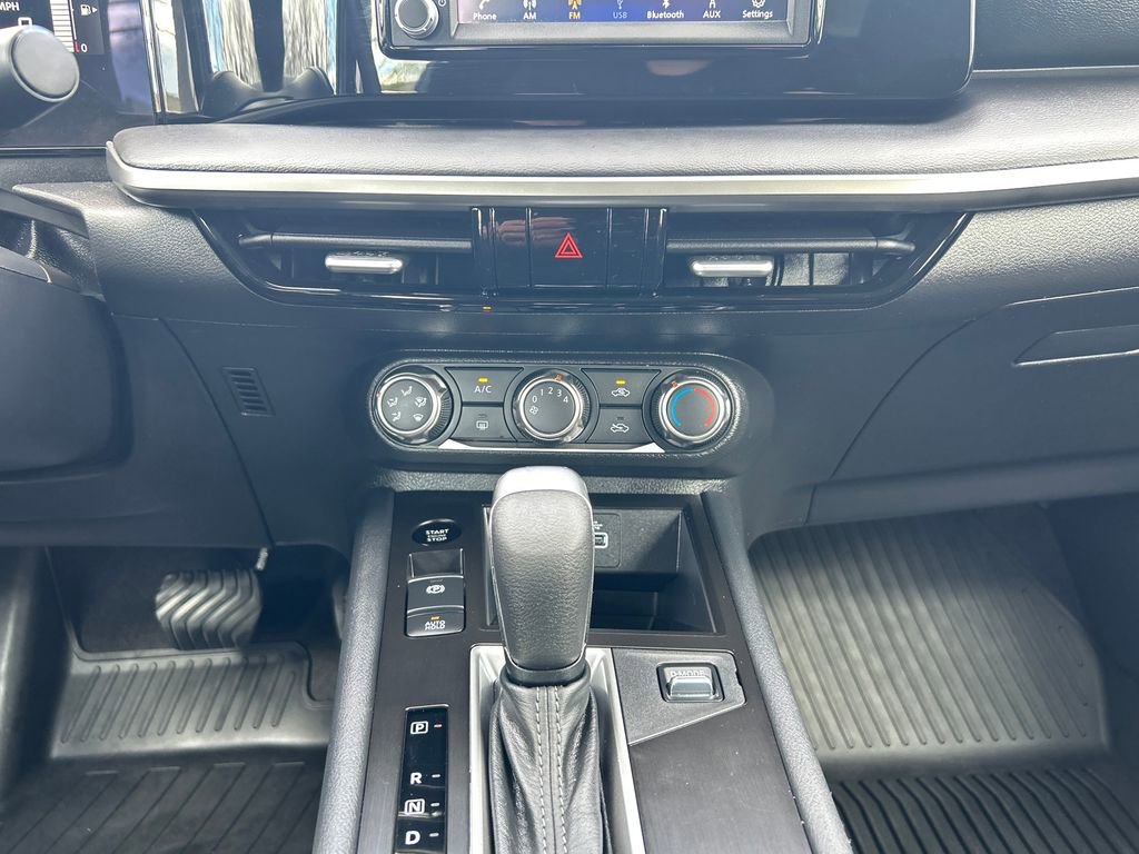 Used 2025 Nissan Kicks S AWD/4WD image 22