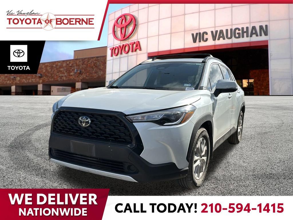 Used 2024 Toyota Corolla Cross LE video 1