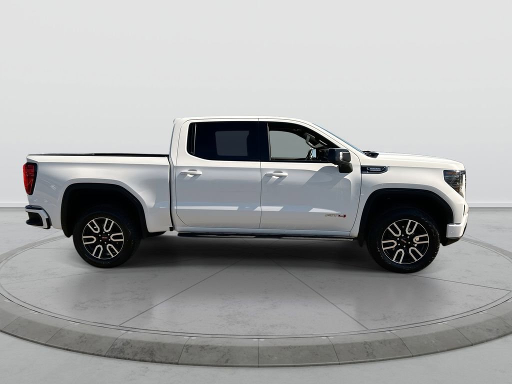 Used 2025 GMC Sierra 1500 AT4 w/ AT4 Premium Package AWD/4WD image 9