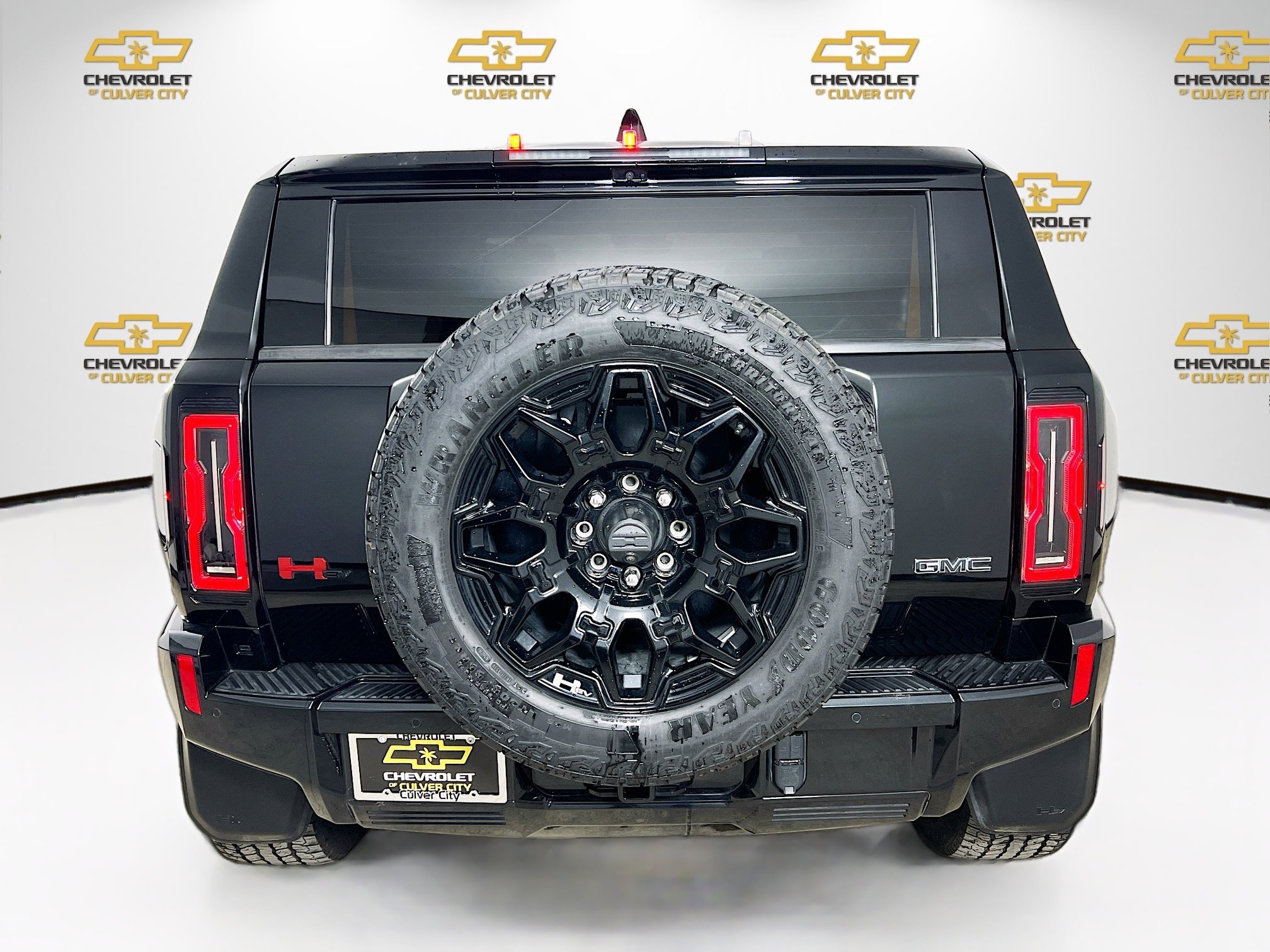 Used 2024 GMC Hummer EV 2X w/ LPO, Sport Package image 6