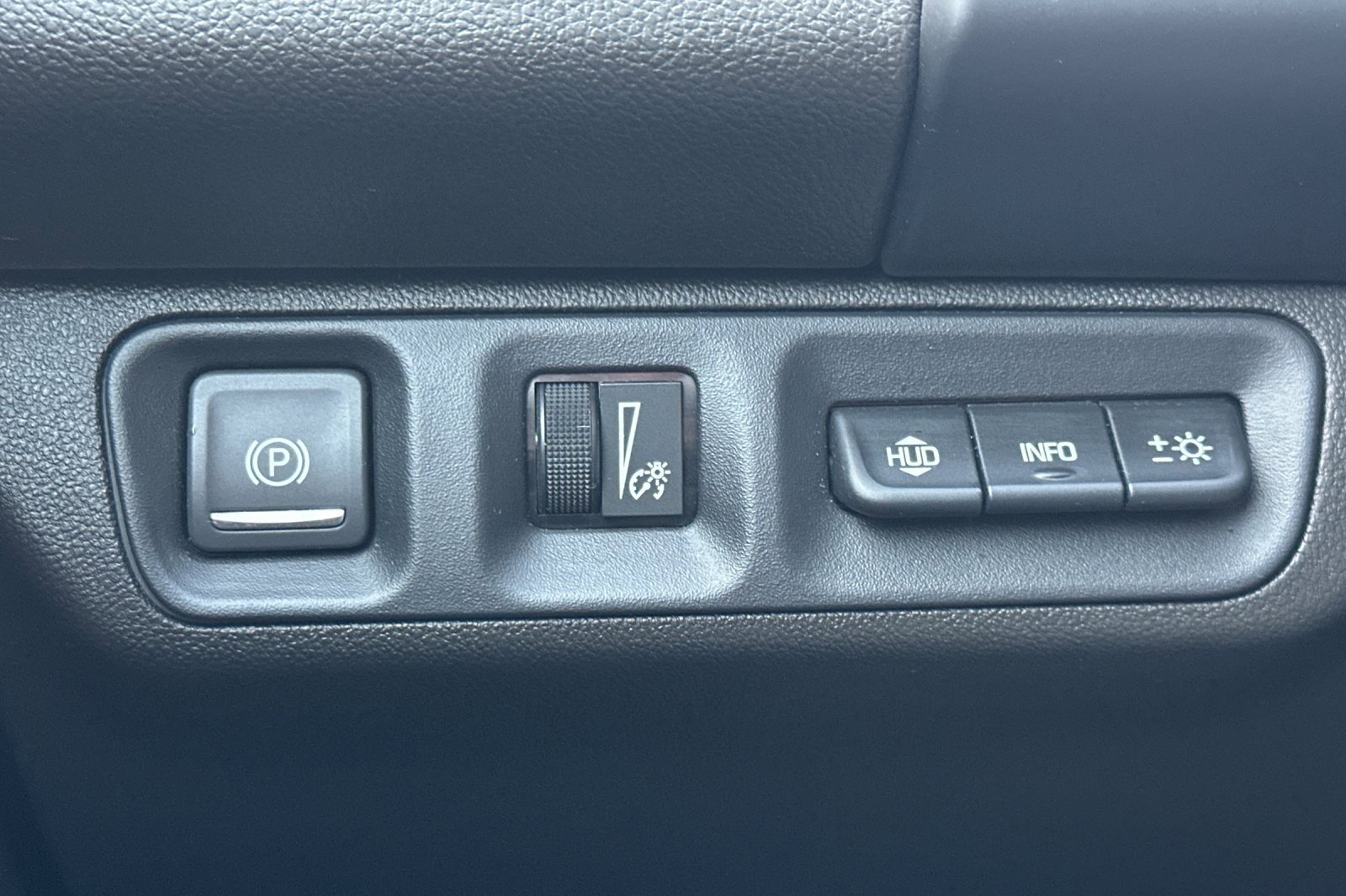 Used 2022 GMC Acadia AT4 w/ Technology Package image 44