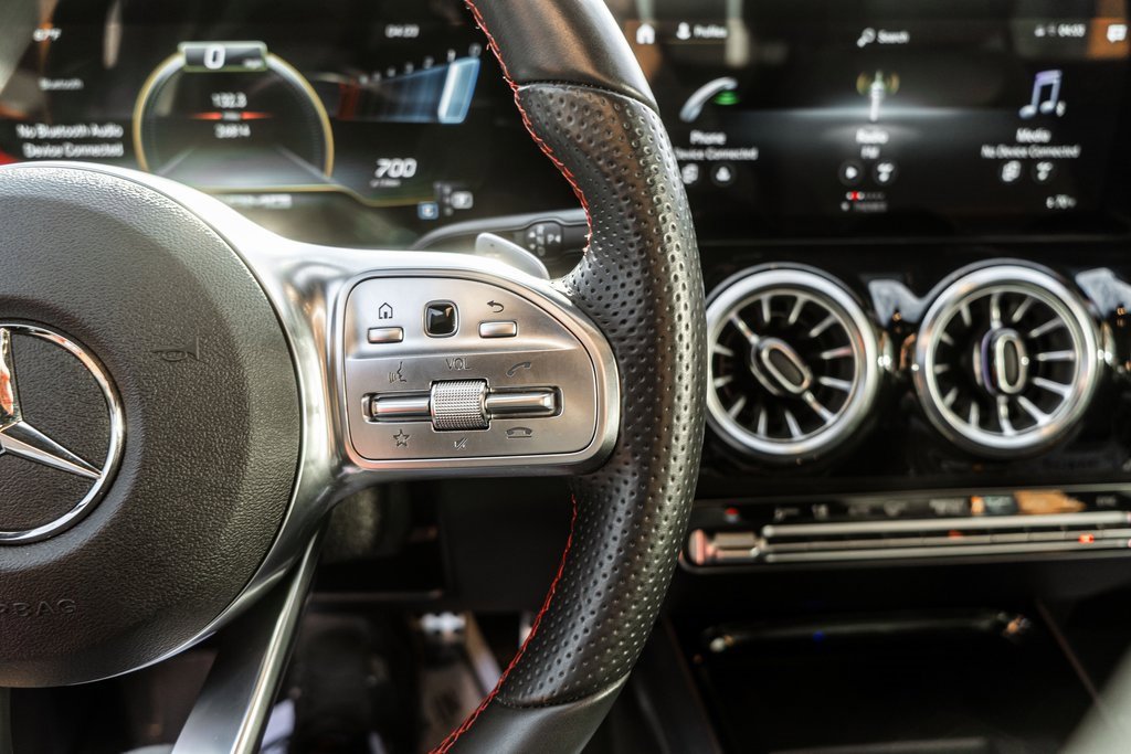 Used 2022 Mercedes-Benz GLA 35 AMG 4MATIC image 21