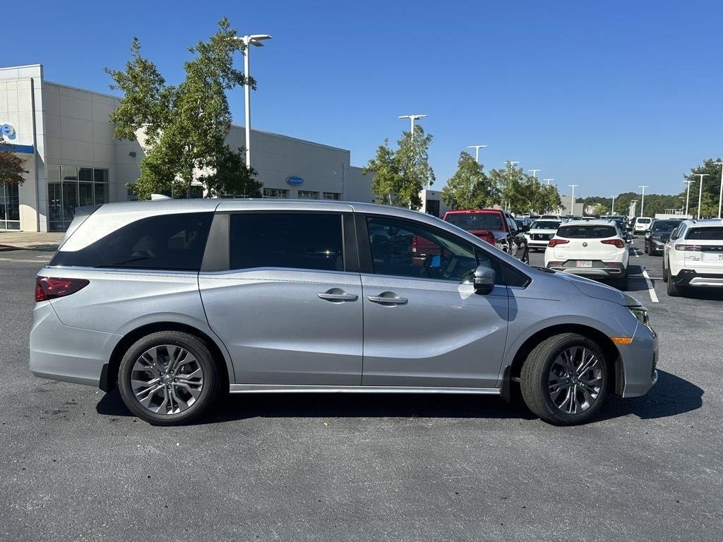 New 2026 Honda Odyssey Touring image 6