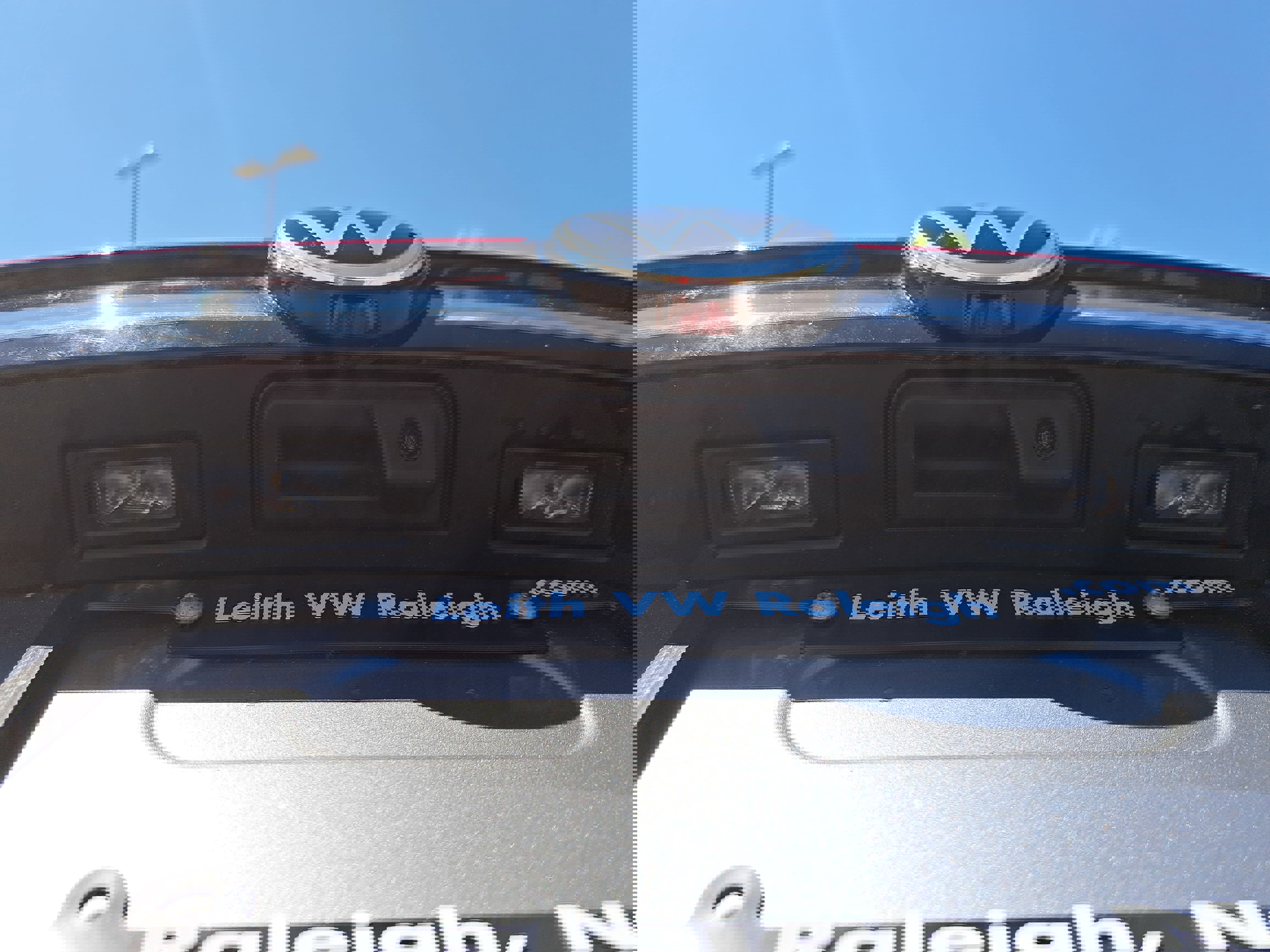 Certified 2025 Volkswagen Taos SE image 13