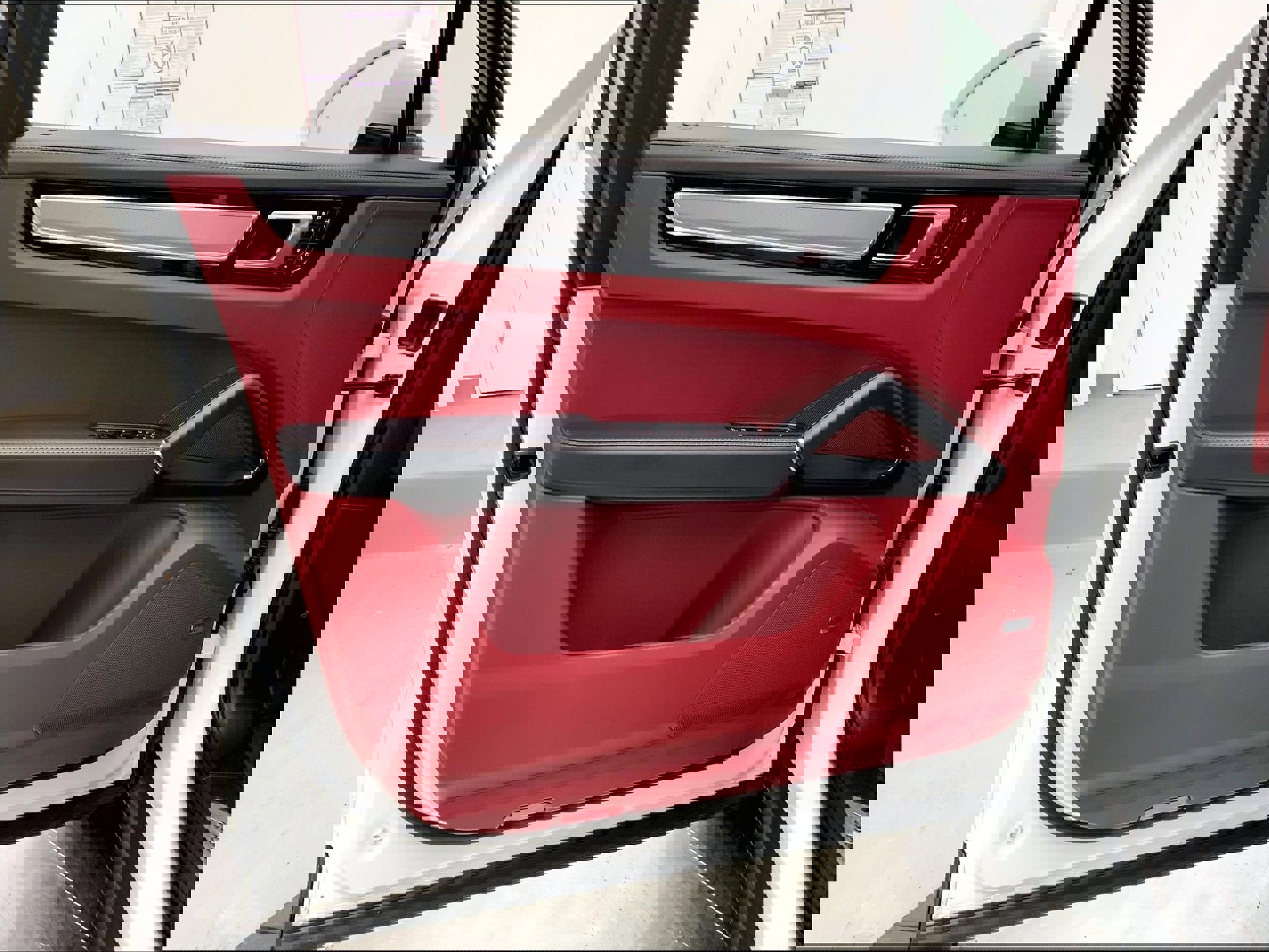 Used 2022 Porsche Cayenne Coupe image 27