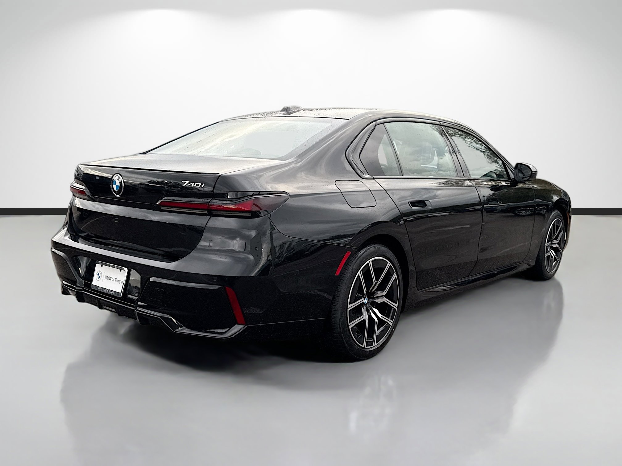 New 2026 BMW 740i xDrive w/ Premium Package image 3