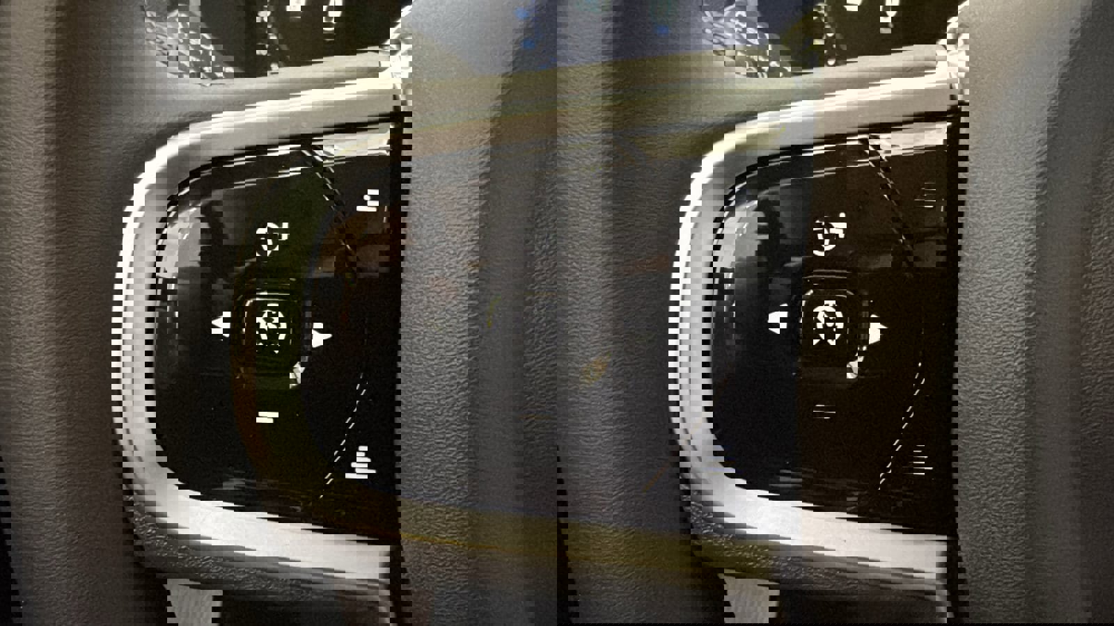 New 2026 Volvo XC90 B6 Ultra w/ Protection Package Premier image 13