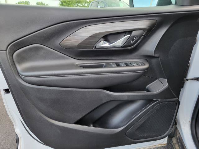 Used 2022 GMC Terrain SLE w/ LPO, Floor Liner Package FWD image 9