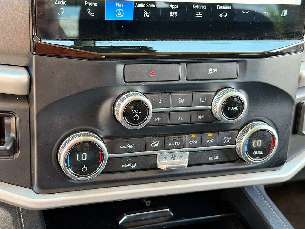 Used 2022 Ford Expedition XLT image 18