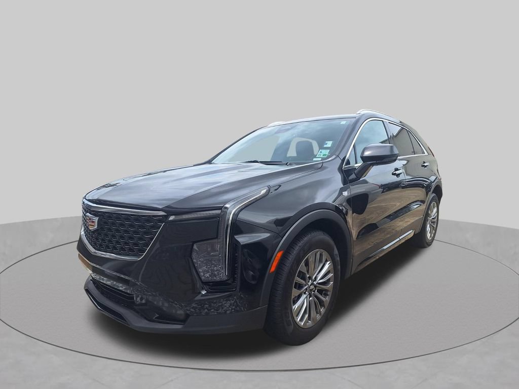 Used 2024 Cadillac XT4 Premium Luxury FWD image 3