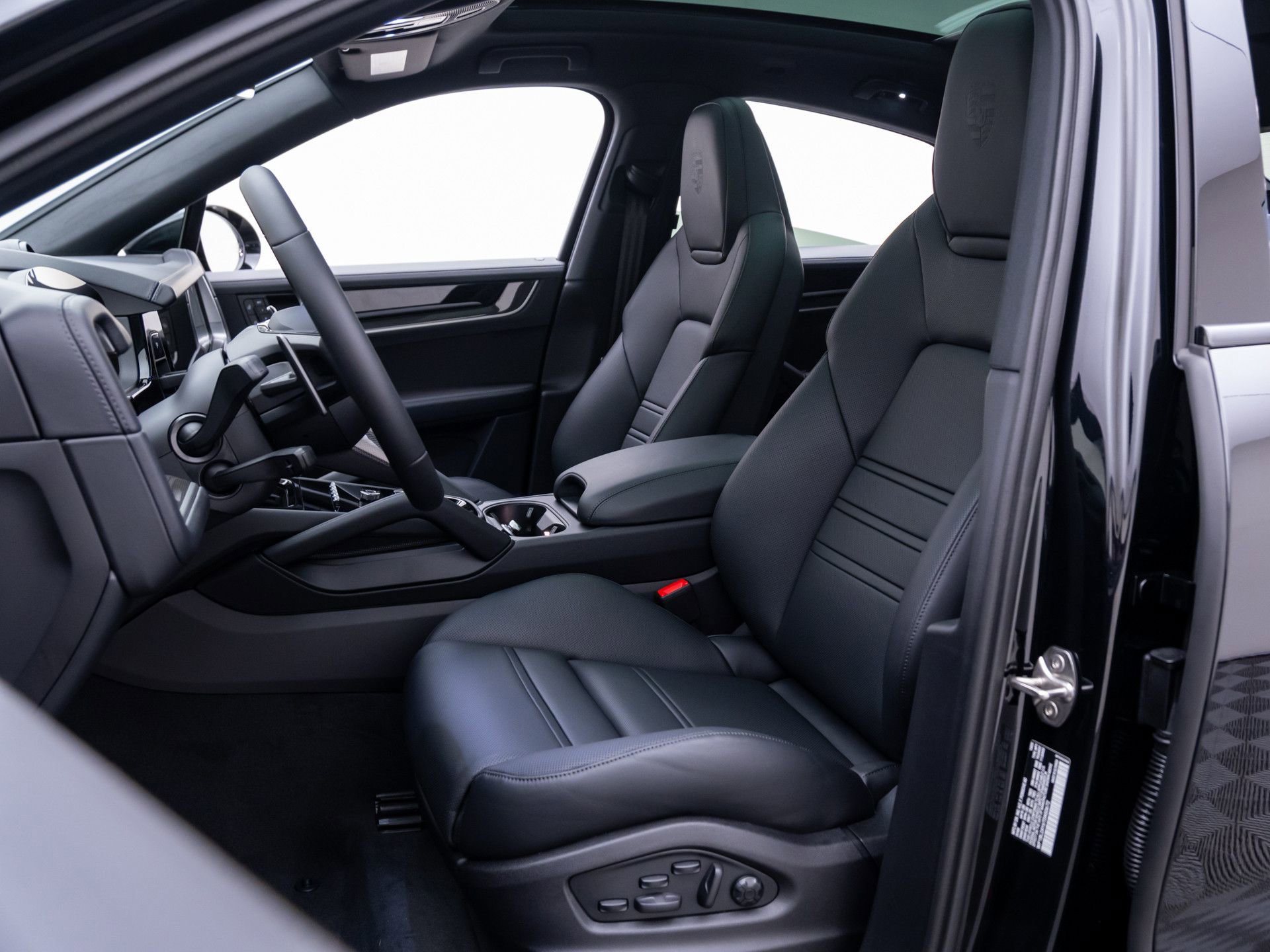 New 2026 Porsche Cayenne S image 5