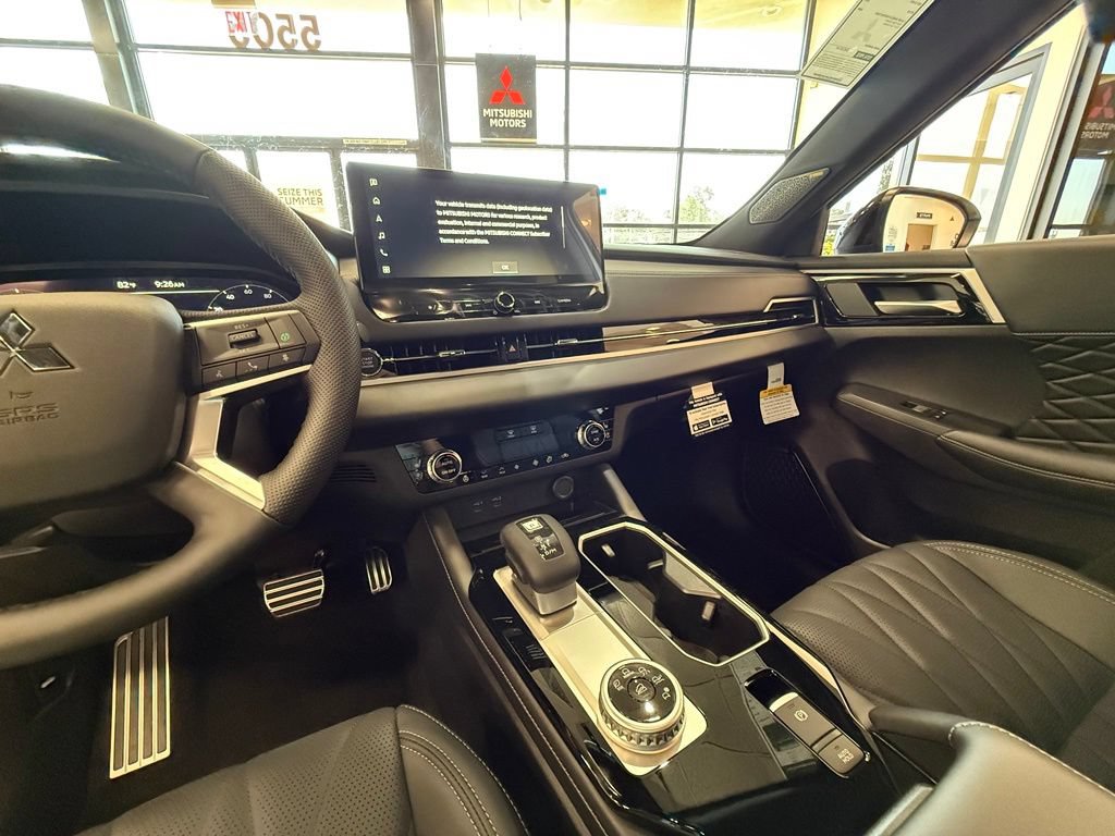 New 2026 Mitsubishi Outlander SEL Black Edition FWD image 17