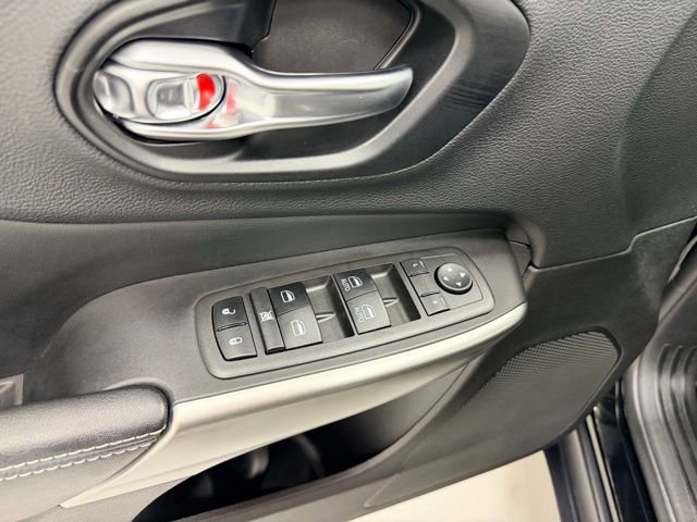 Used 2021 Jeep Cherokee Latitude Lux 80th Anniv w/ Quick Order Package 26U 80TH image 23