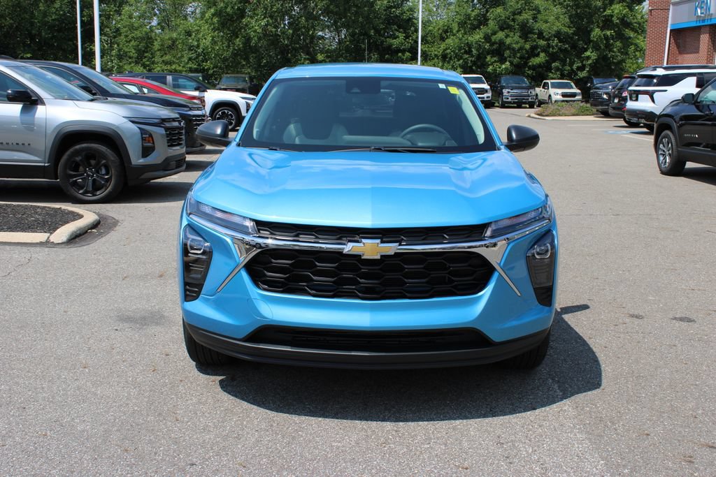 Certified 2025 Chevrolet Trax LS FWD image 4