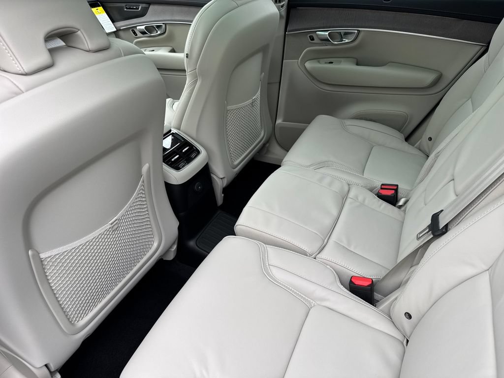 New 2026 Volvo XC90 T8 Ultra w/ Protection Package Premier AWD/4WD image 11