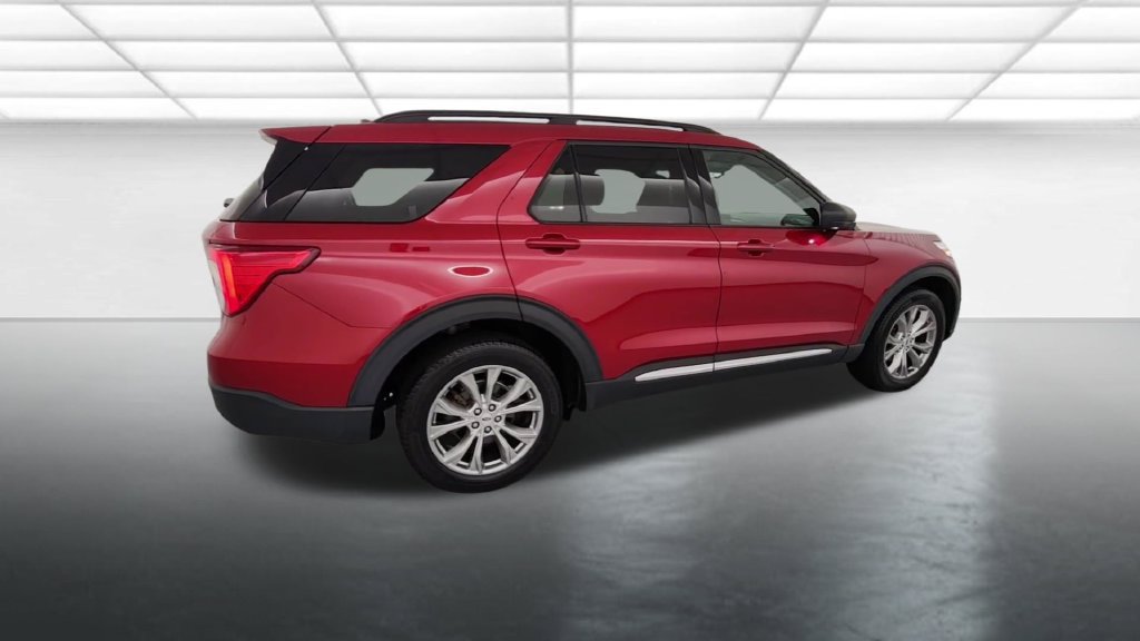 Certified 2023 Ford Explorer XLT w/ Equipment Group 202A AWD/4WD image 9