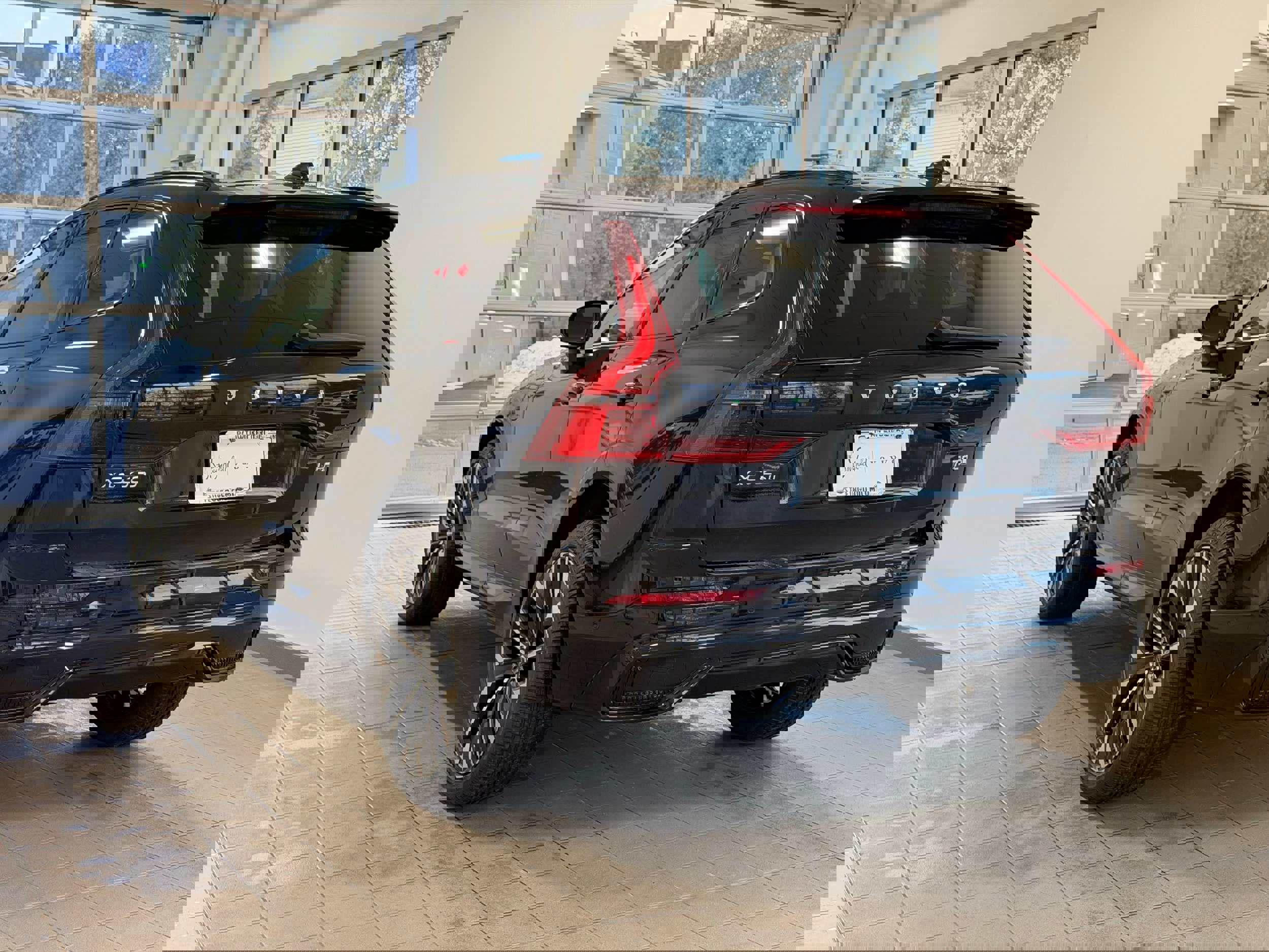 New 2026 Volvo XC60 T8 Ultra w/ Protection Package Premier image 7